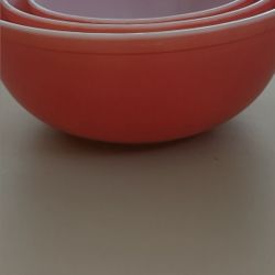 Pink Pyrex Mixing Bowls 
