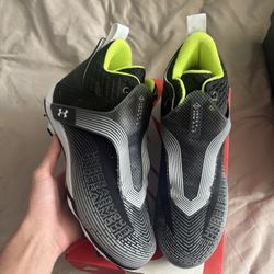 Under Armour Football Cleats Size 8.5 