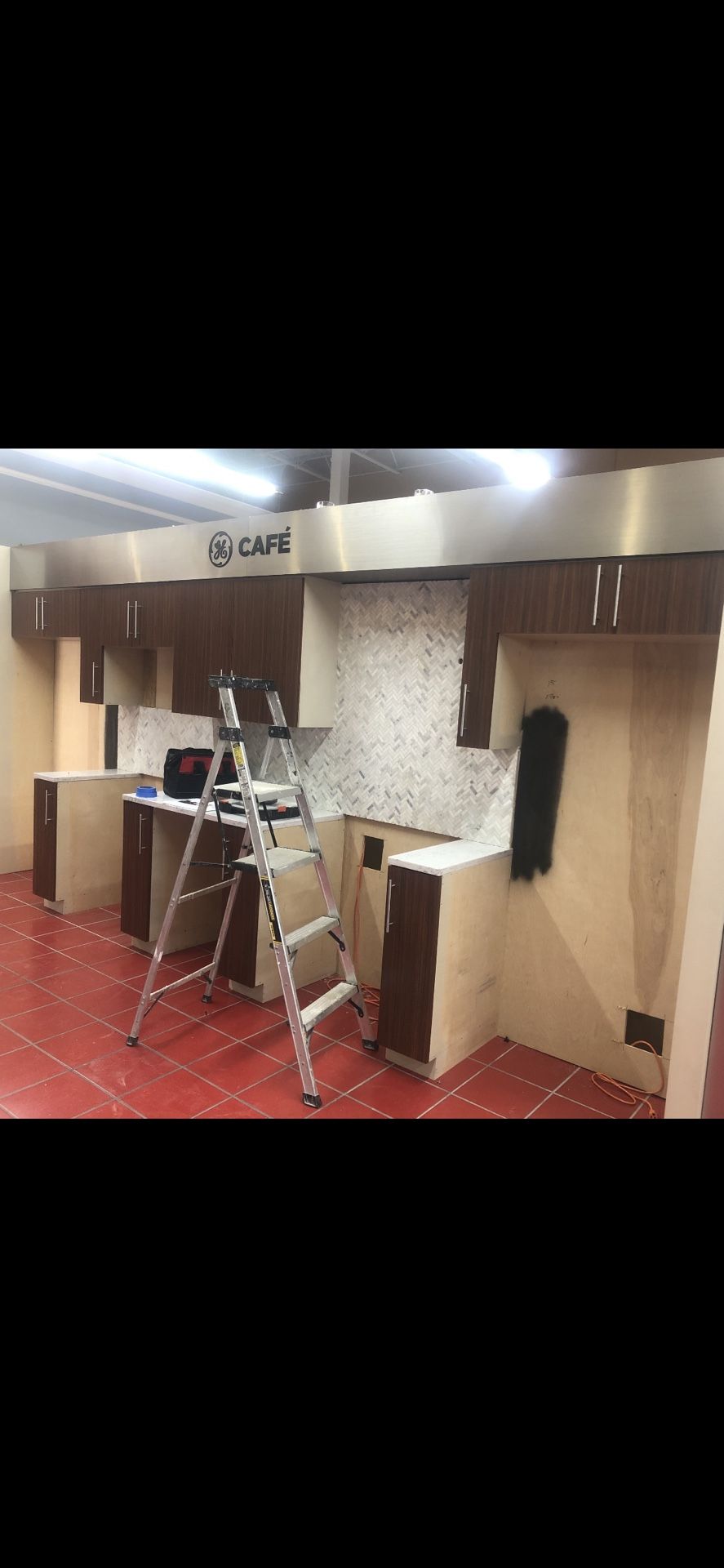 Kitchen cabinets or laundry cabinets or storage - delivery 🚚 available 