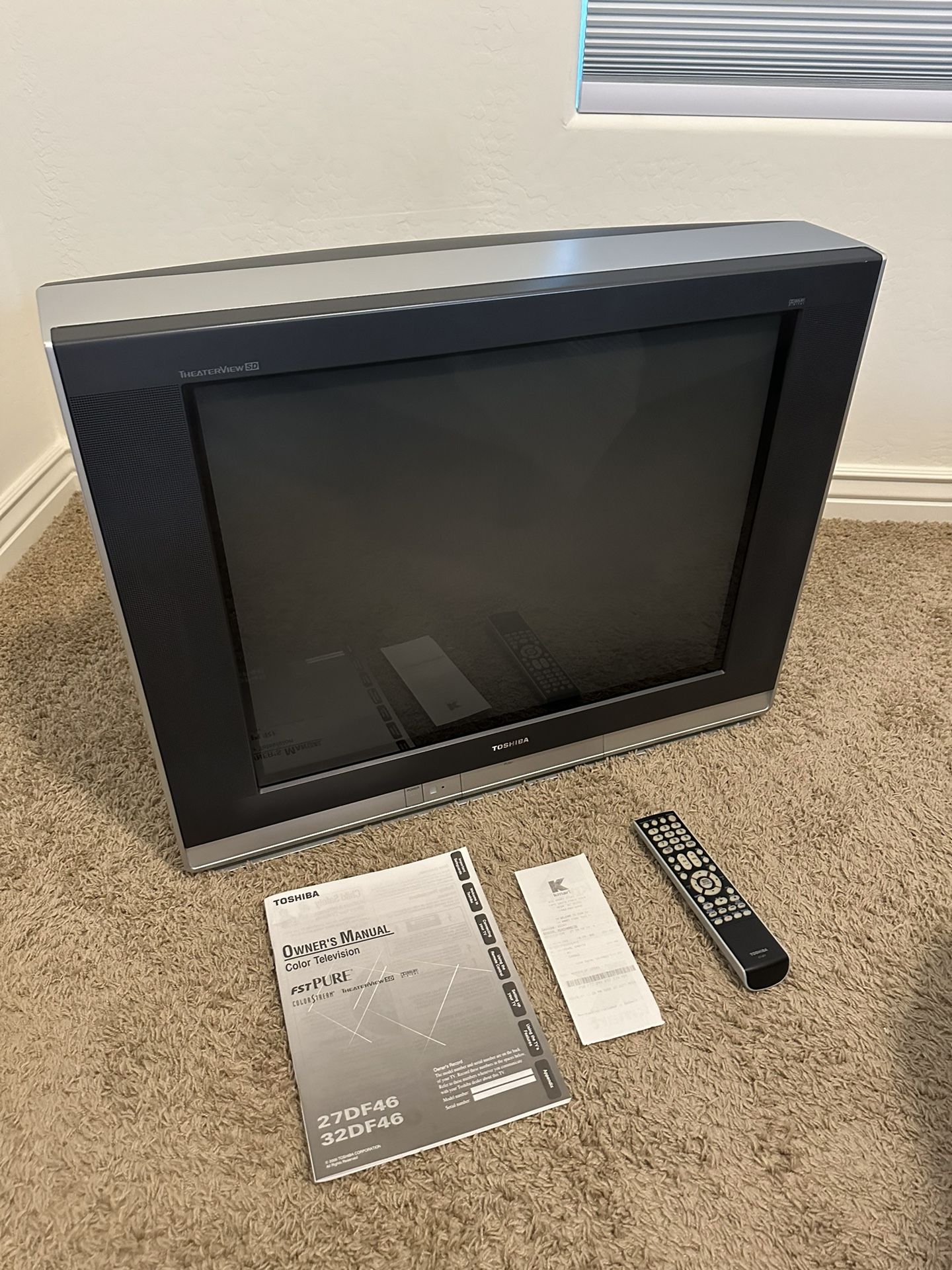 CRT TV Toshiba 27DF46 Retro Gaming