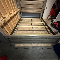 Queen Mattress Frame 