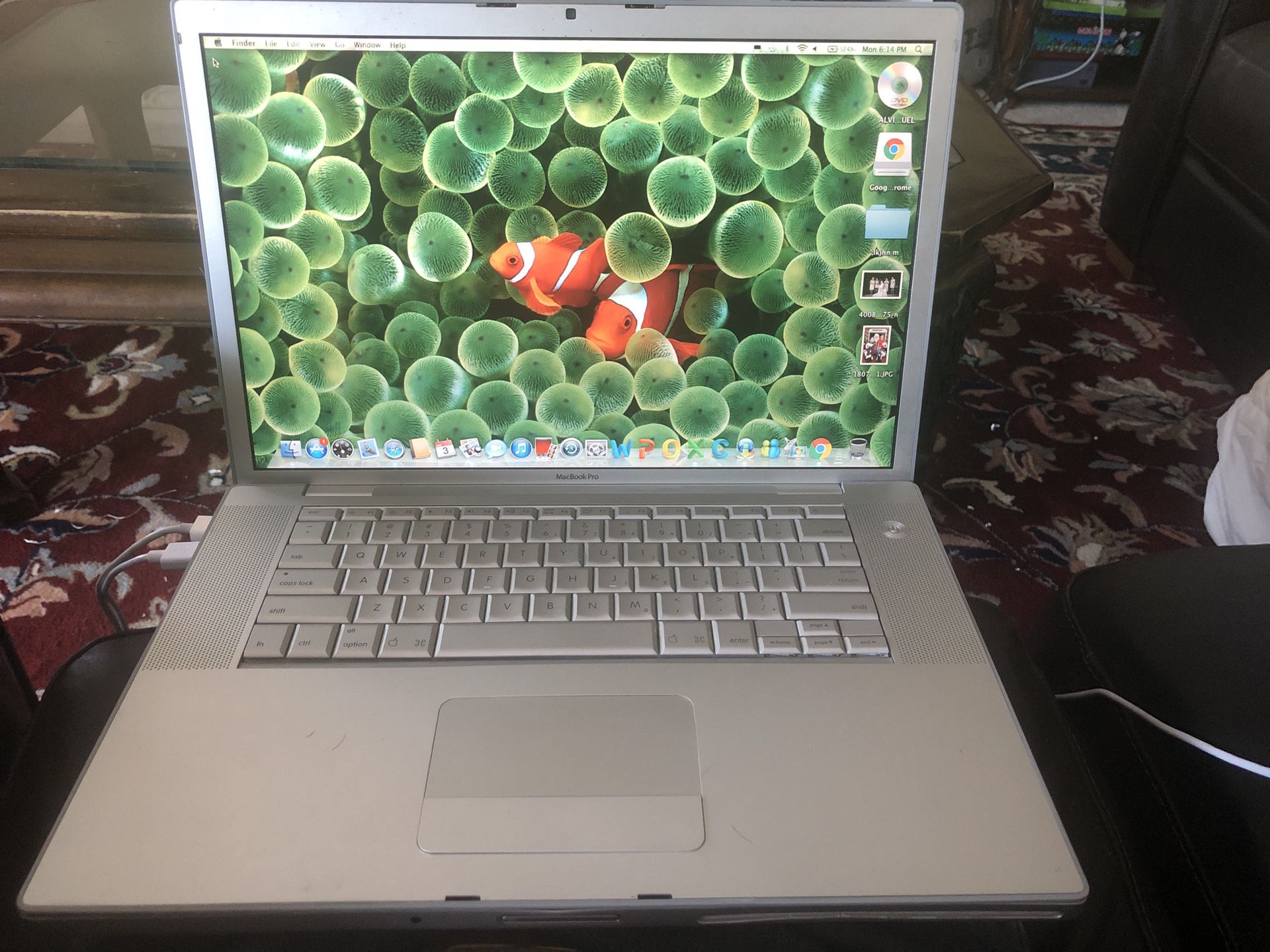 MacBook Pro 2.2 15” 1GB RAM 120 GB HD