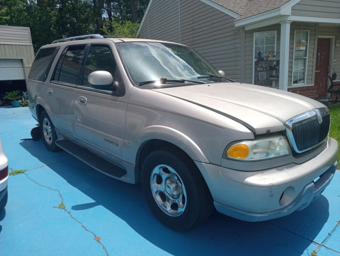 2000 Lincoln Navigator