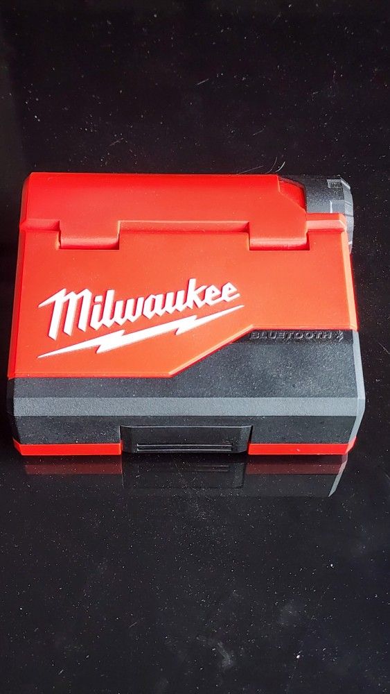 Milwaukee Earbuds