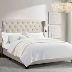 Beige Linen Queen Frame w/ Diamond Buttons - V8Q1