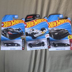 Hot wheels 3 car set