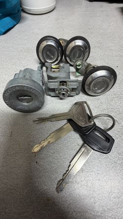 Toyota Camry Lock Cylinder Set