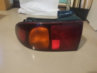 1/3 1995 1996 Hyundai Sonata Left Driver Genuine oem Tail Light Lamp