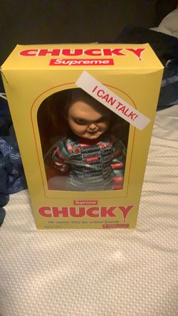 Chucky Doll supreme Chucky new opened box to take batteries off small rip on box 2020  5 years
