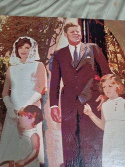 Framed pics of kennedy wife as on ds
