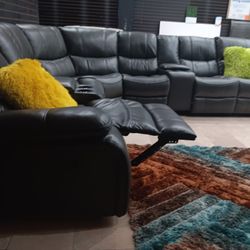 *Weekly Feature*---Madrid Cozy Gray Leather Reclining Sectional Sofa---Delivery And Easy Financing Available💪