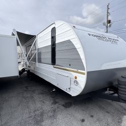 Rv Wildwood Año 2025 De 26 Pies Ubicado 9850 Nw 27 Ave Miami Fl 33147 O 786:327:1327 O 786:957:9369 