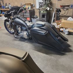 2008 Custom Bagged,Big Wheel Harley