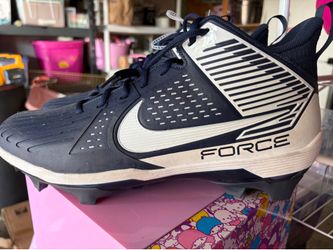 Football cleats