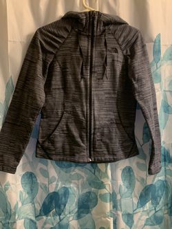 north face sweater size small