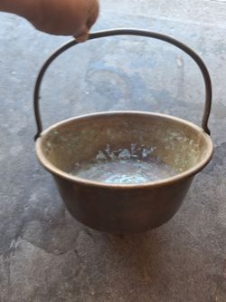 Olla  de bronce