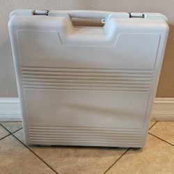 LARGE HARD CASE LIKE NEW