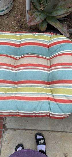 Lot Of Outdoor Patio Chair Cushions