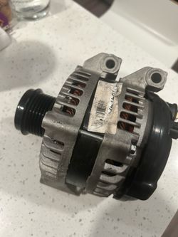 Alternador Nuevo no tengo la caja es para un dodge journey 2017