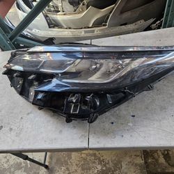Toyota Sienna Left Headlight Oem