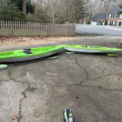 2 Pelican Kayaks – 10 FT – Excellent Condition + Paddles – Great Christmas Gift!