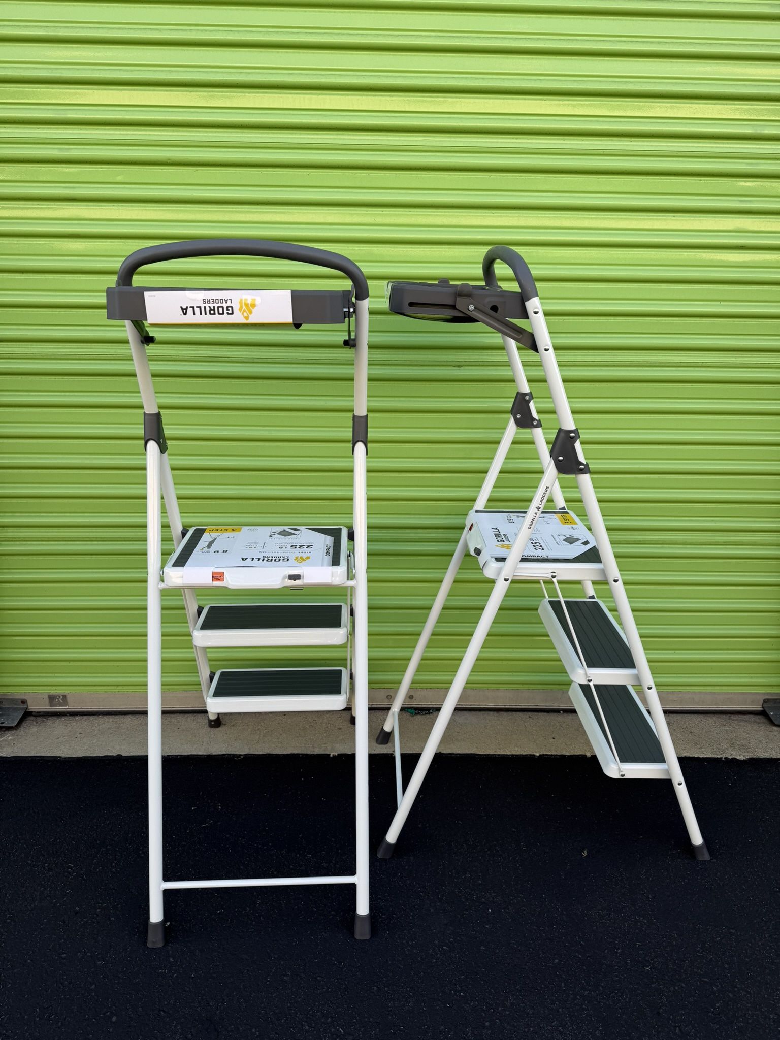 Gorilla Ladders 3-Step Steel Lightweight Step Stool with Project Tray, 225 lbs. Load Cap. Type II Duty Rating (8 ft. 9 in. Reach Height) Equivalent to