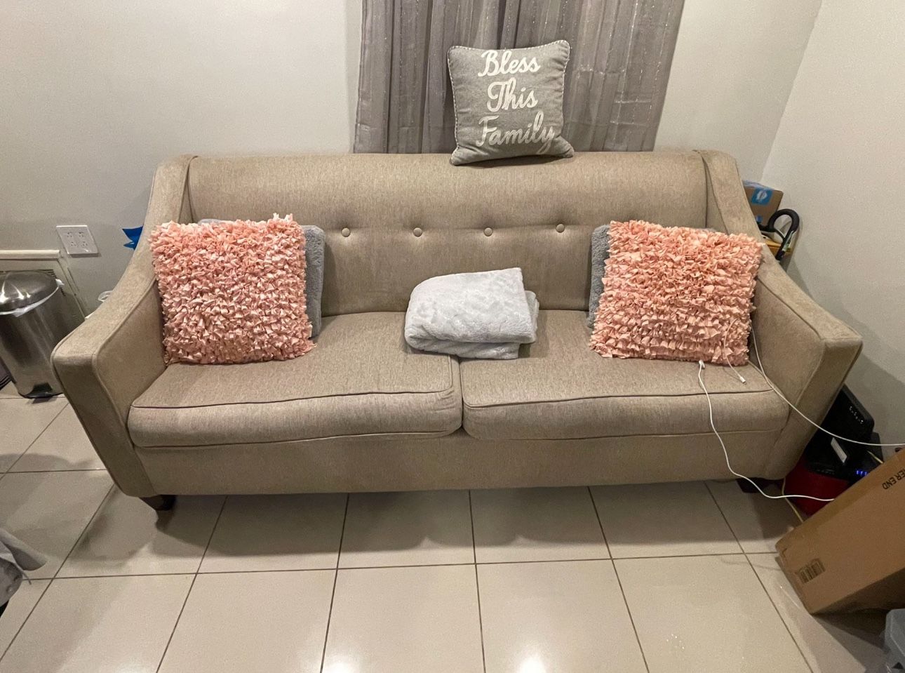 COUCH FOR SALE for Sale in Queens, NY OfferUp