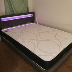 NEW Full MATTRESS and BOX SPRING. Bed frame not included👍