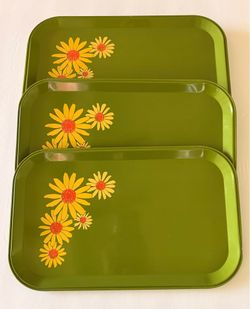 Vintage MCM Metal Serving Trays Lot of 8 Avocado Green Yellow Daisy Han-D 60s 70s