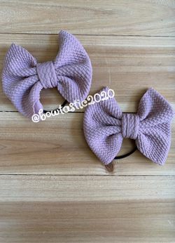 Pigtail bows