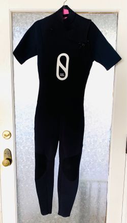 Wetsuit : NEEDessentials medium 2mm/2mm