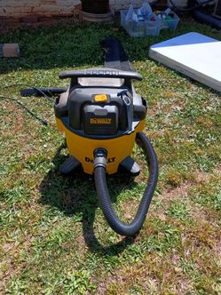 DeWalt vacuum
