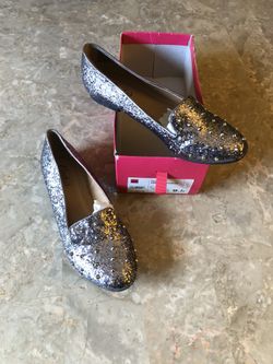 Women’s size 91/2 flat shoes .new in box $35 or best offer