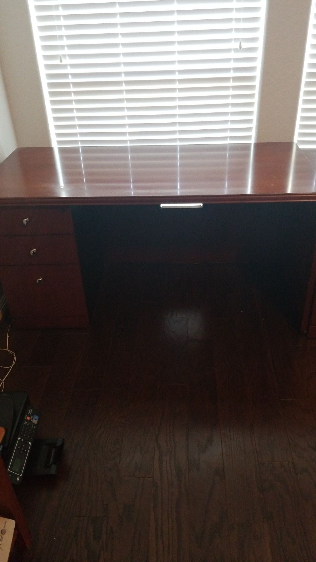 Office desk & file cabinets