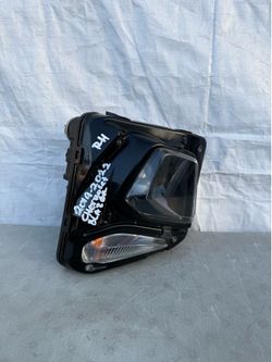 2019 2020 2021 2022 CHEVROLET BLAZER RIGHT SIDE HEADLIGHT OEM USED