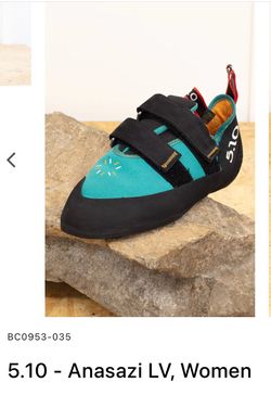 Rock Climbing Shoes Plus Chalk Bag - Anasazi LV Womens, Size 7