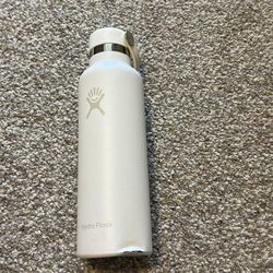 White hydroflask bottle