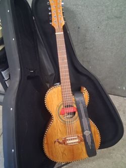 Vendo este bajo quinto W sonido 2 pastillas verdad nuevas