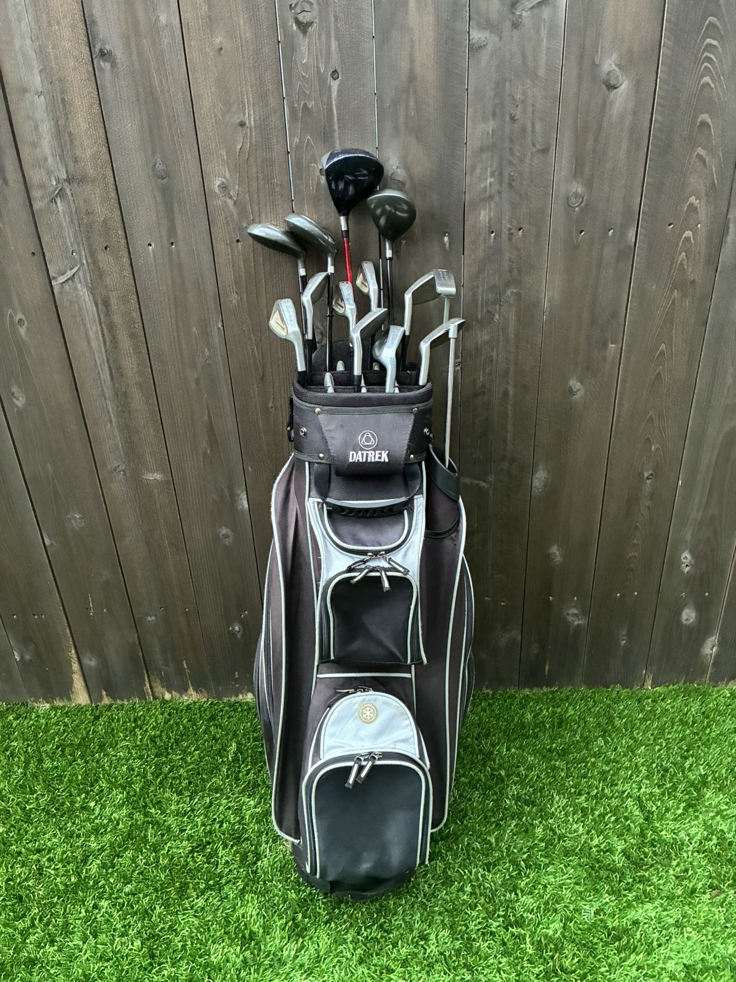 Full Set Of Right Handed Golf Clubs With Bag