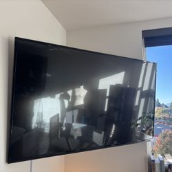 Vizio TV and wall mount for sale