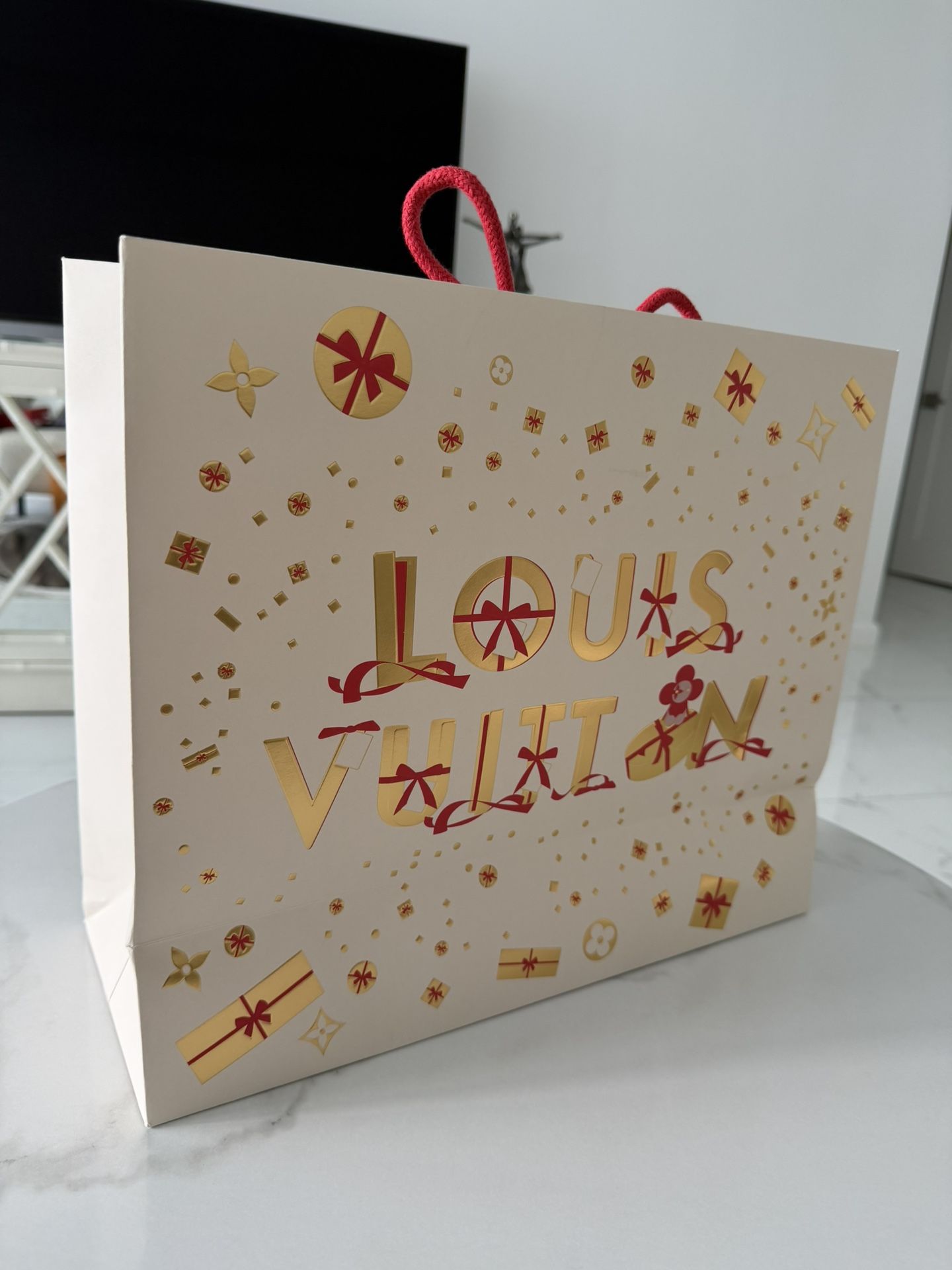 Paper Bag Louis Vuitton 15,5x13,5x6 Inches