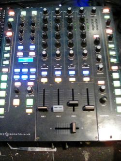 RANE 68 mixer with built in Serato!
