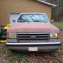 1989 Ford F150 XLT  In Line Six Manuel Trans