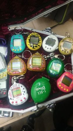 Tamagotchi , Giga Pets Compu Kitty Pocket Game 1997 Working Tested 90s Keychain Toy Tiger


