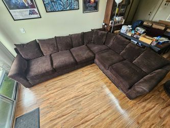 2 pc. Sectional Sofa for Pickup in North Hollywood