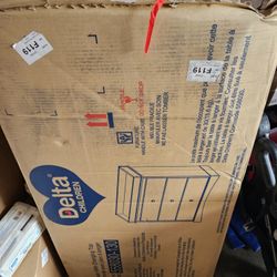 Delta Children Dresser With Changing Top