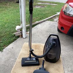 Samsung Quiet Storm Canister Vacuum With All Attachments