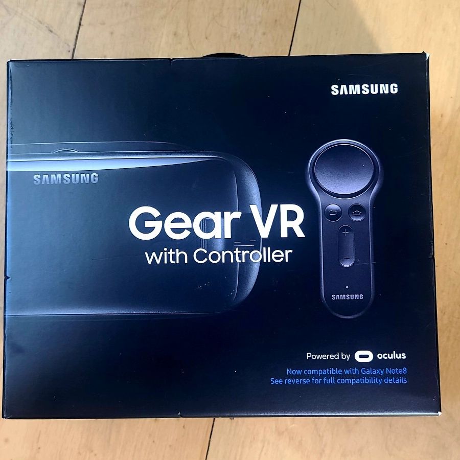 Samsung VR Oculus Headset W/ Controller 