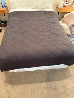 Dark Gray Quilted Weighted Blanket