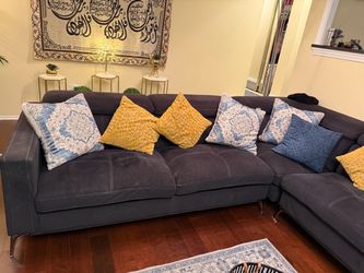 Title: Dark blue L-Shaped Sectional Sofa – Blue & Gold Decorative Pillows Included